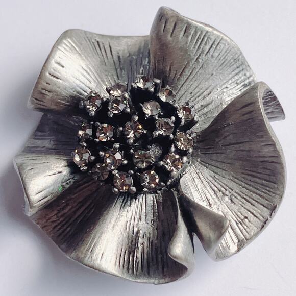VTG Mid Century Brooch Flower Rhinestones Domed Layered Silver Tone Pin - Picture 4 of 10